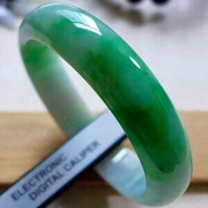 Gorgeous Rich Emerald Floral Green Jadeite Jade Bangle Bracelet Oval Shape
